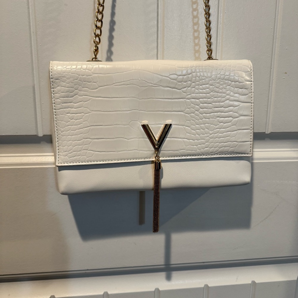 Crossi Elegant White Faux Croc-Embossed Chain Bag